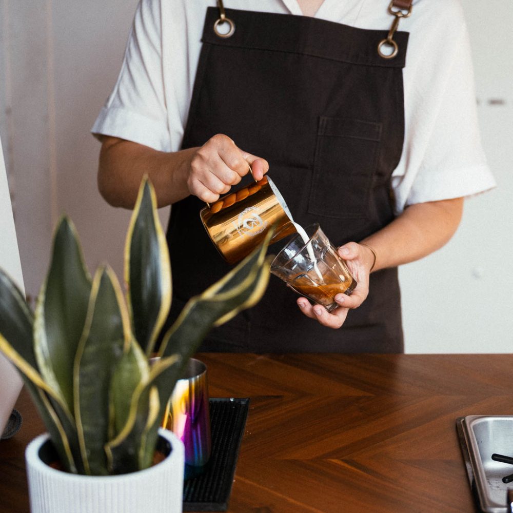 Professionelle Barista auf deinem Event Mit unserem Kaffeewagen bringst du dir perfekt zubereitete Kaffee-Spezialitäten auf dein Event
